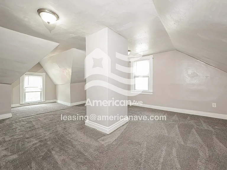 1558571_007_bonus_room_7.jpg
