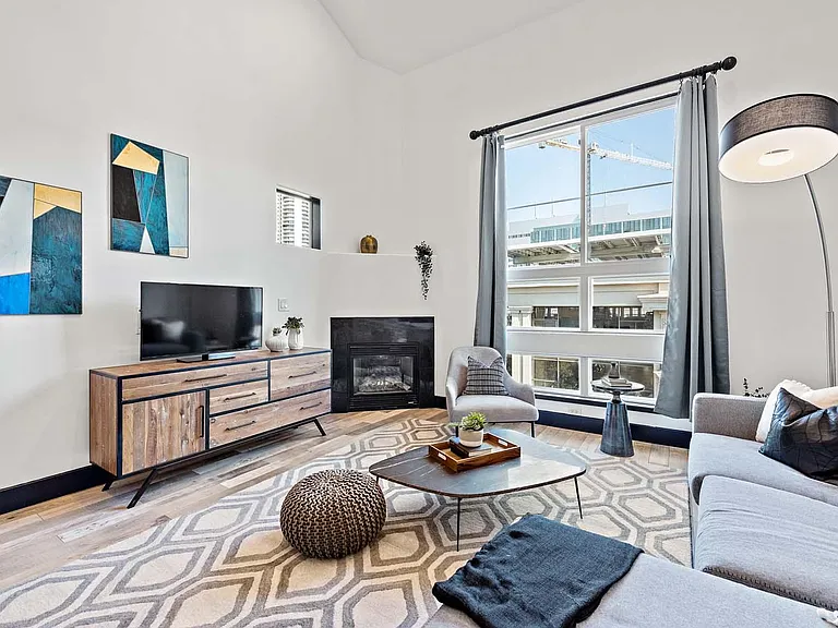 851 Van Ness Ave #407 — Photo 6