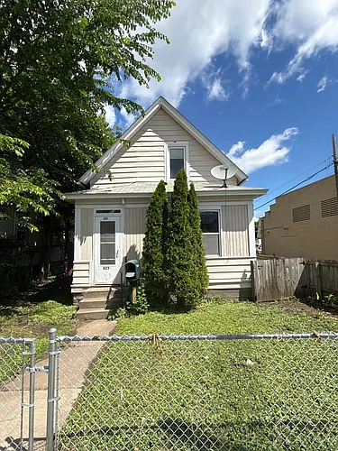 623 Maryland Ave E Photo 1