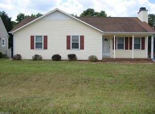 1781 Carriage Cove Ln, Winston Salem, NC 27127