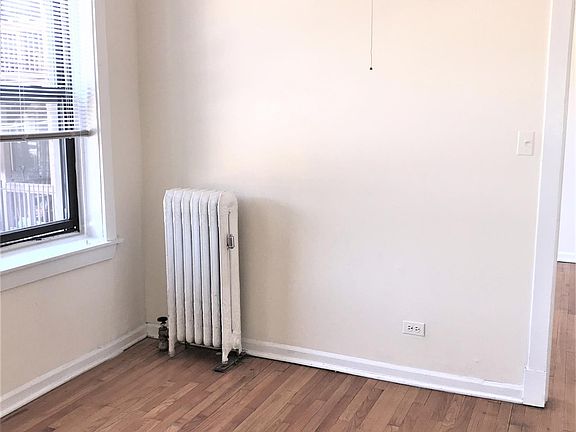 4th image of 4006 N Kenmore Ave APT 2N