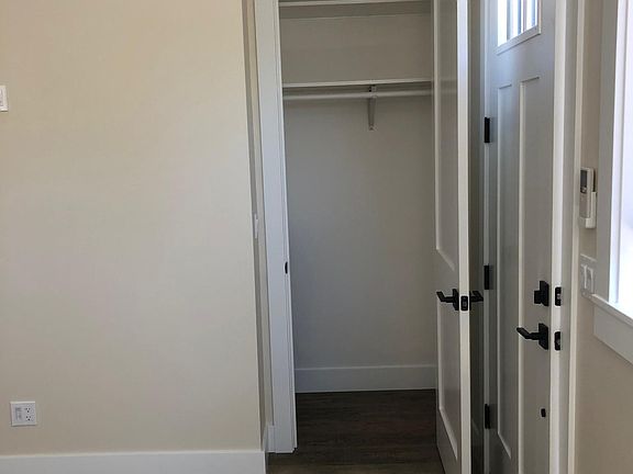 4th image of 1525 26th Ave #B