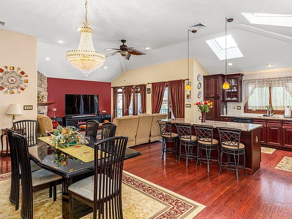 2nd image of 249-251 Sanford Ave #2
