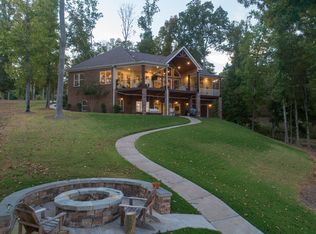 2001 Lookout Mountain Dr, Scottsboro, AL 35769
