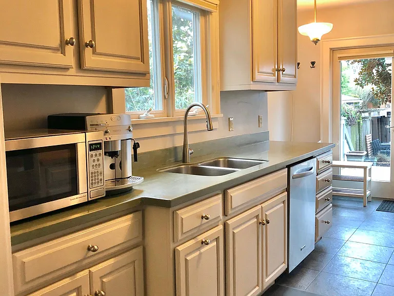 7659 Latona Ave NE — Photo 10