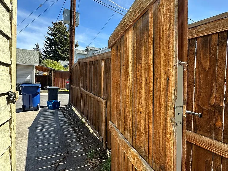 Tumalo Ave, 245 NW - 00245-TUMA-00 — Photo 26