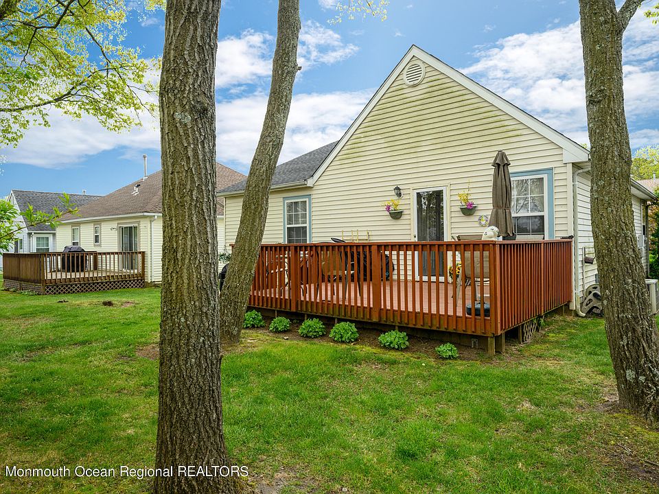 1st image of 2378 Mount Hood Lane