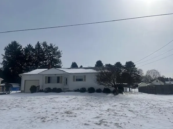 136 Valley View Dr NE, Newark, OH 43055