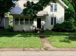 505 Blackhawk St, Reinbeck, IA 50669