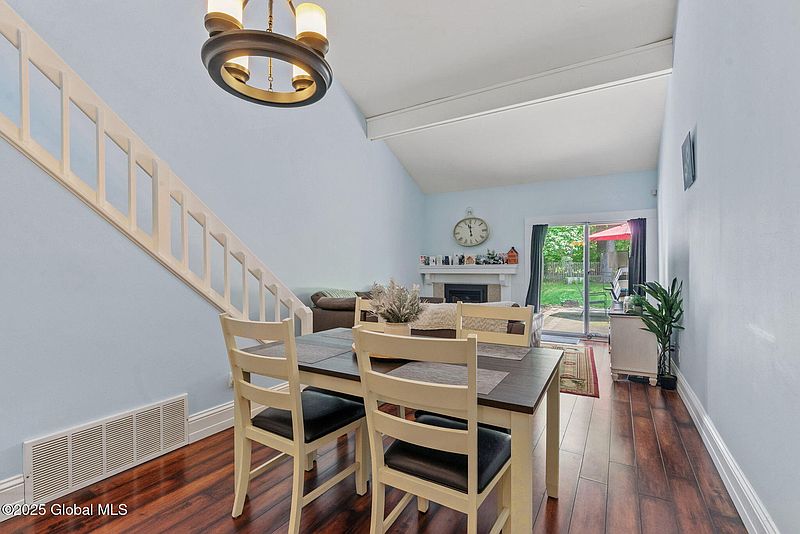 5th image of 16 Snowberry Road