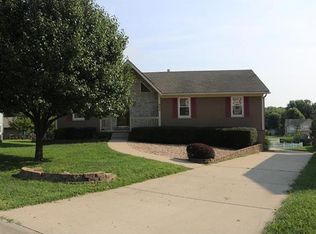 909 Elm Ct, Belton, MO 64012