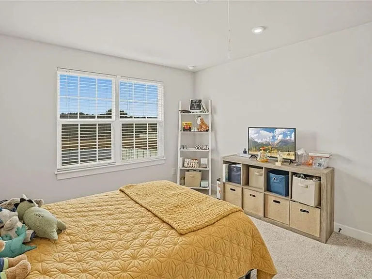 305 Meuse Ln — Photo 21