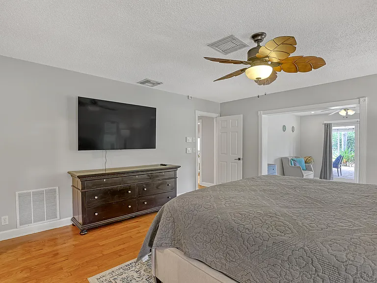 10780 Anderson Ln — Photo 28