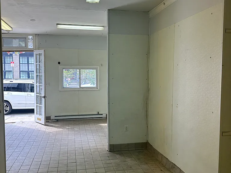 2415 Frankford Ave #1 — Photo 5