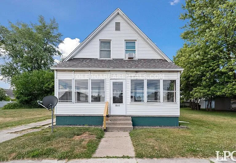3843 Peru St #3 — Photo 1