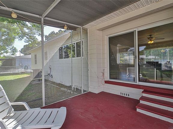 4th image of 887 65th Ave S