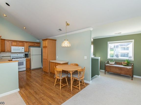4th image of 56 Bourne Cir #1402