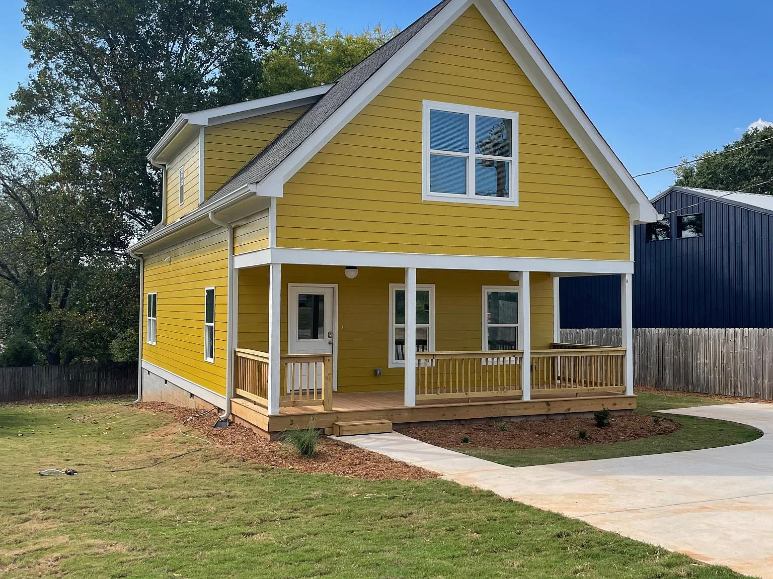 210 Evans St — Photo 2