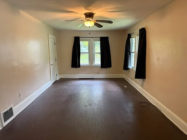 2 bed, 800 sqft, $1,000 — Photo 3