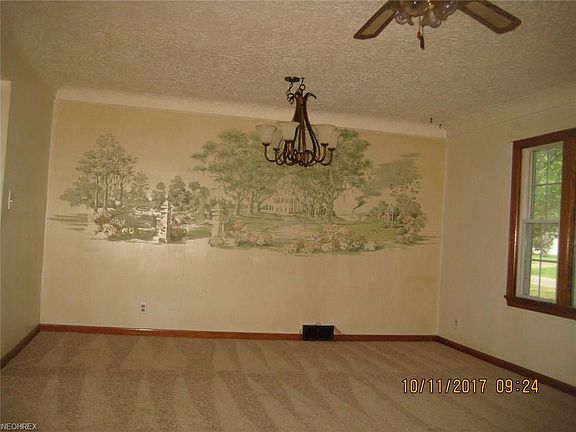 4th image of 77 N House Dr