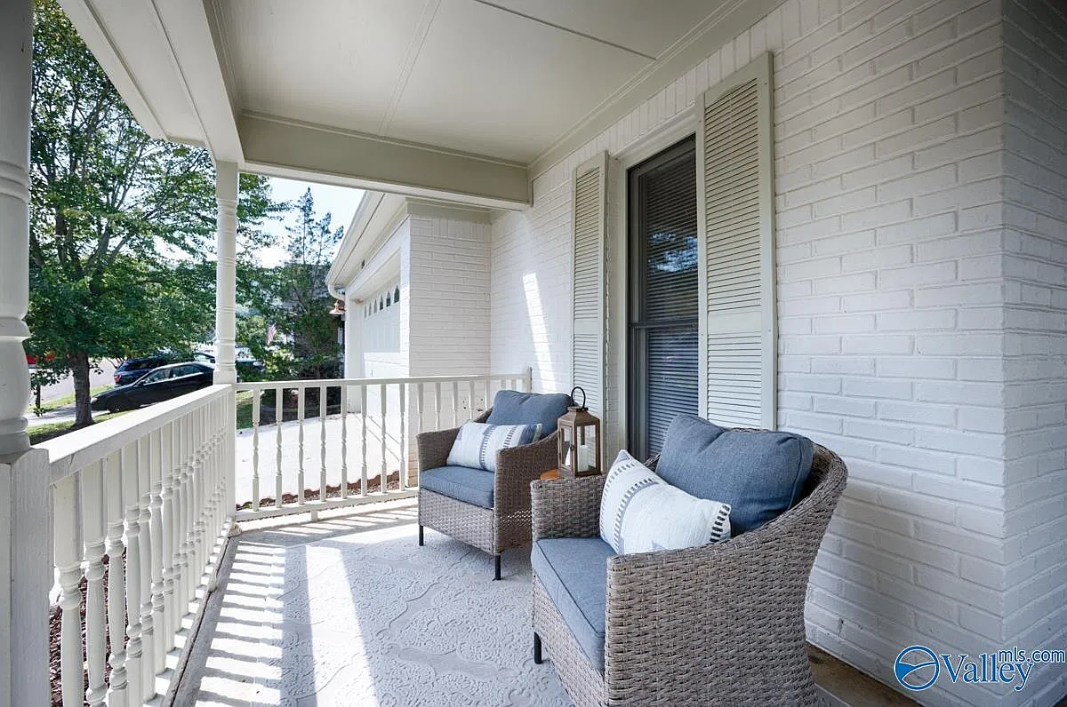 3 bed, 2.0 bath, 1150 sqft, $1,950 — Photo 3