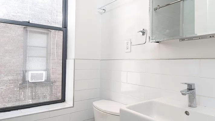 Rented by Nooklyn NYC LLC | media 21