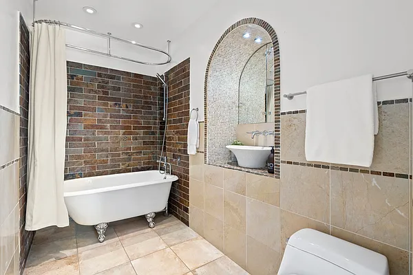 Sold by Compass | media 10