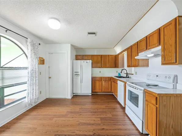 1404 Nanton St NW, Palm Bay, FL 32907