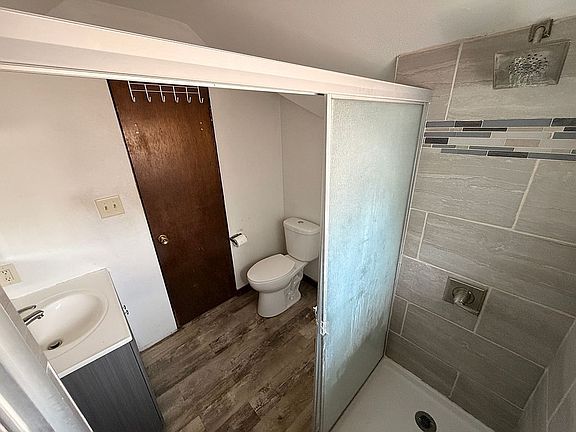 Upper Bathroom