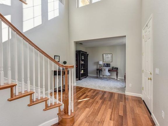 5th image of 6218 Edgehill Dr