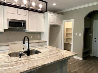 8325 Vaquero Dr, Beaumont, TX 77713