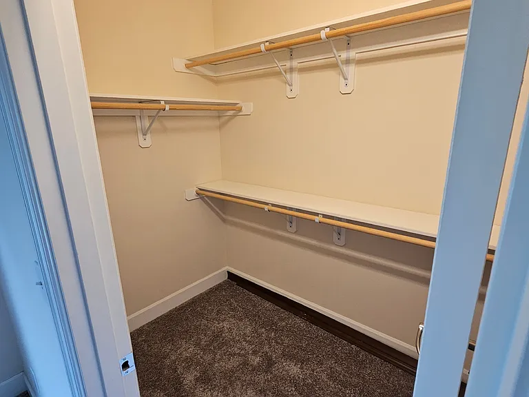 215 Glenn Abbey Pl #215 — Photo 14