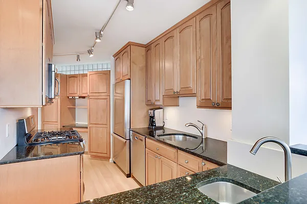 Sold by Thrasher Real Estate | media 4