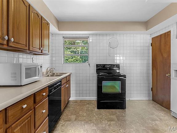 3rd image of 3951 French Ct