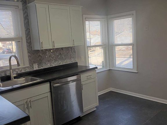 5th image of 24602 Hopkins St