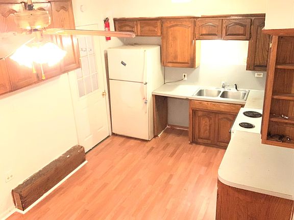 5th image of 207 NE 19th St