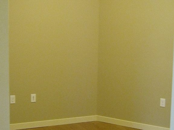 5th image of 944 Discovery Cir NE Unit 411