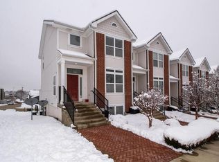 1150 E Beacon Hill Ln, Kansas City, MO 64108