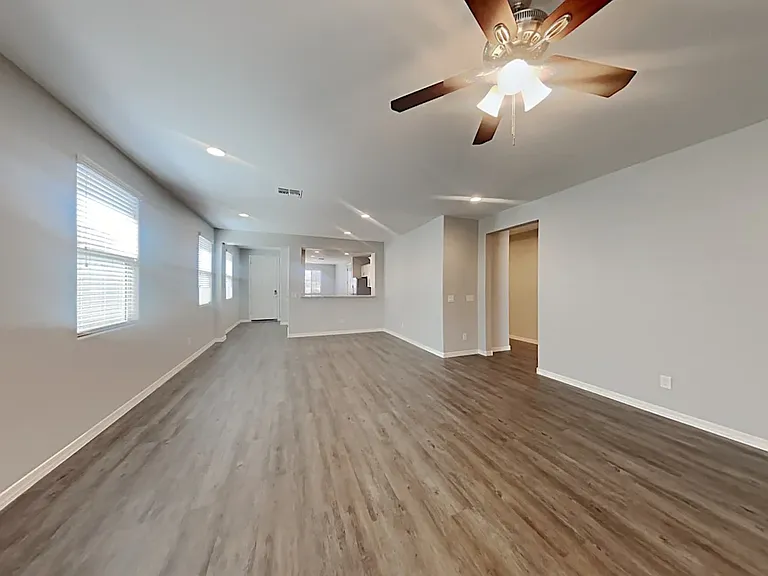 20515 W Buchanan St — Photo 13