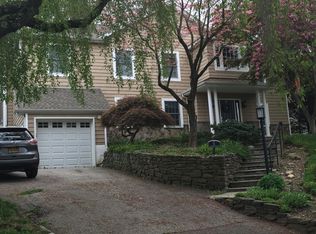 6 Lowell Rd, Port Washington, NY 11050