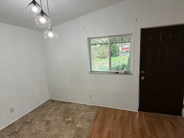 2215 Water Ave NE — Photo 7