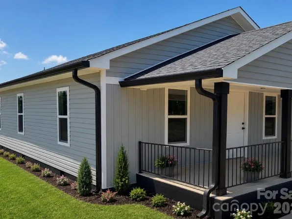 1810 E Greenbriar Rd, Statesville, NC 28625