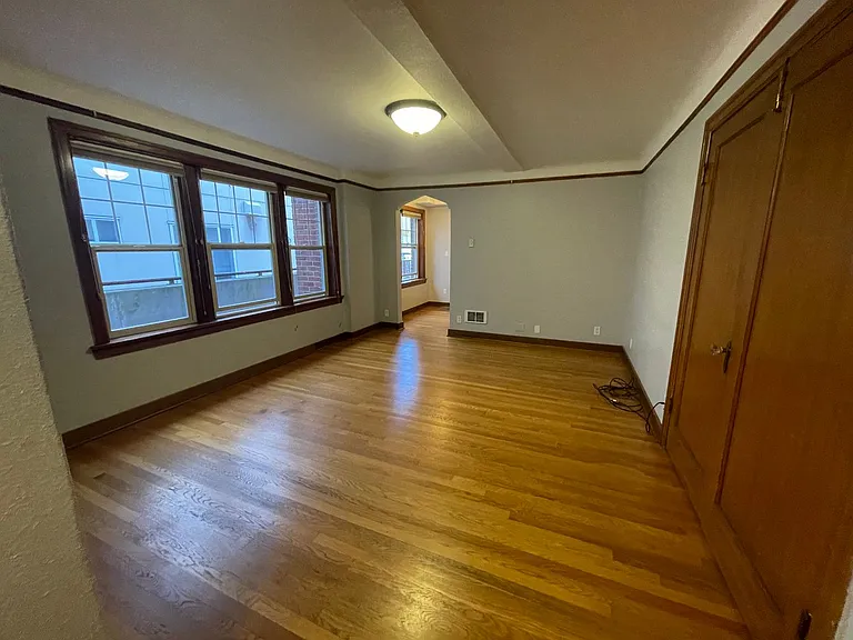 124 Warren Ave N #209 — Photo 6