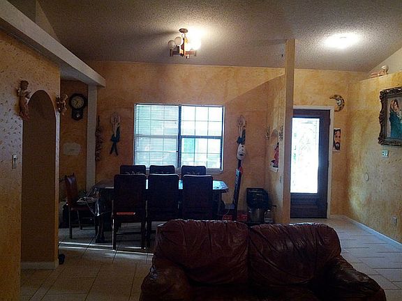 5th image of 1542 Mesquite St