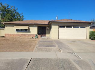 4631 N 7th St, Fresno, CA 93726