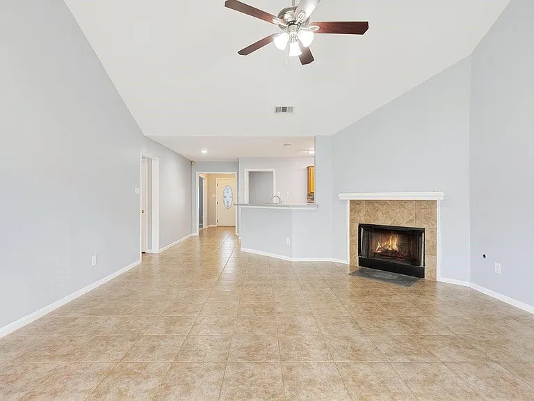 2922 Abbey Field Dr — Photo 10