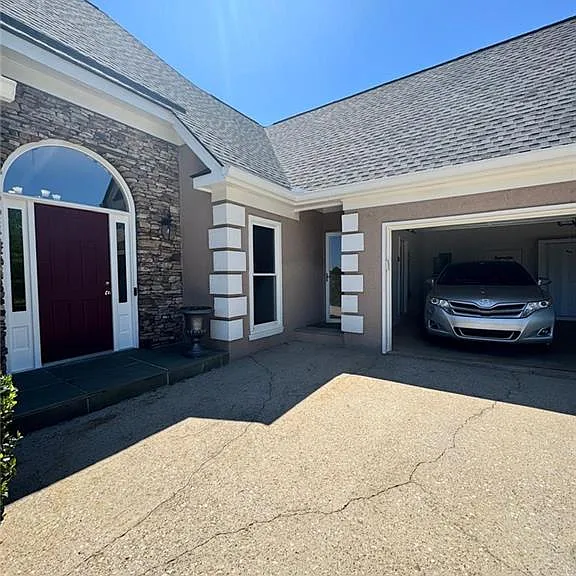 Saint Ives Ct — Photo 4