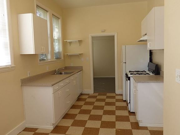 3rd image of 248 Nutmeg St #C