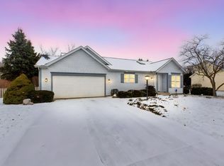 10455 Courtney Ln, Granger, IN 46530