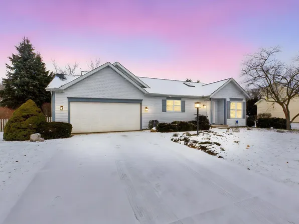10455 Courtney Ln, Granger, IN 46530
